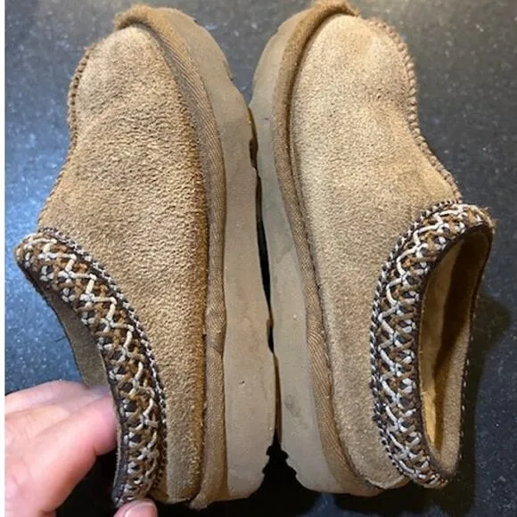 UGG Bundle of 2 Chestnut Suede Classic Boots &amp; Tasmun Slippers Toddler Size 8