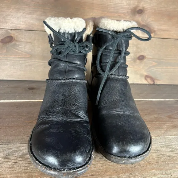 ugg caspia womens size 7 shoes black leather shearling lined snow boots