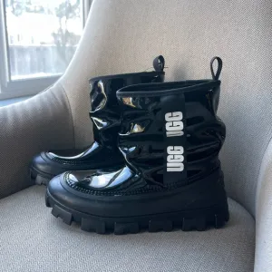 UGG Classic Brellah Mini Boots Jet Black Kids Rubberized Waterproof