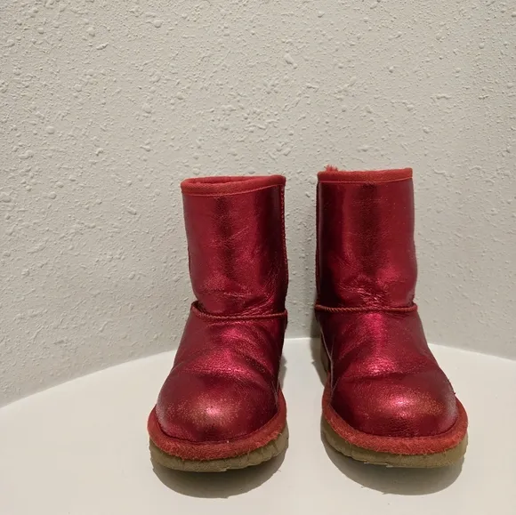 UGG Classic II Short Kids Metallic Sparkle Leather Red Boots Size 1