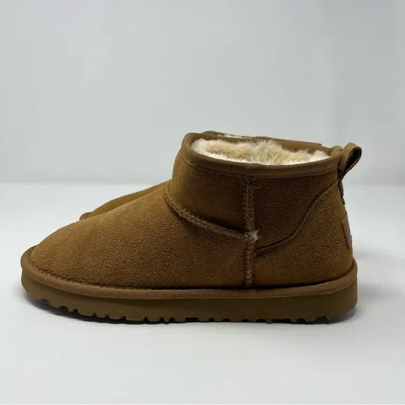 UGG Classic Mini II Boot Chestnut Brown Women’s Size 7