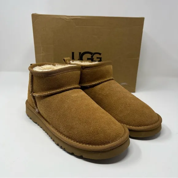 UGG Classic Mini II Boot Chestnut Brown Women’s Size 7
