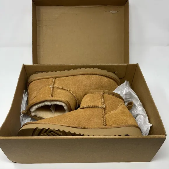 UGG Classic Mini II Boot Chestnut Brown Women’s Size 7