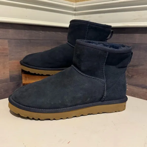 UGG Classic Mini  II Eve Blue Suede Sheepskin Women’s  Boots Size  US 7 5854