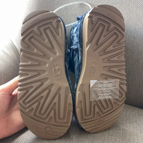 UGG Classic Mini II Velvet Boot Ocean Blue NEW13 toddler 4 big girl
