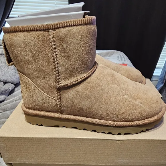 UGG Classic Mini ll Boots - Chestnut
