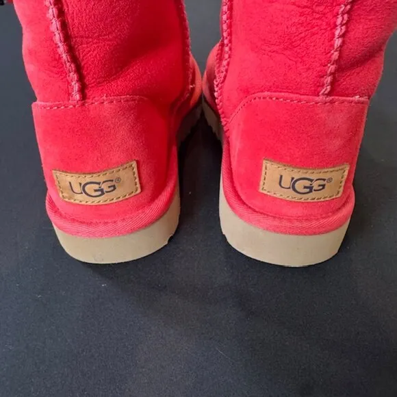 UGG Classic Short Ankle Boots | Red Suede Shearling | Size 5 | Like New