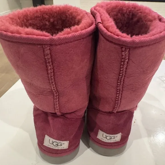 UGG Classic Short Boots 8 Pink Sheepskin Suede Slip-On Warm Winter Booties