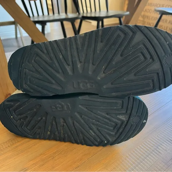 UGG clear mini Kids Boots -size 4
