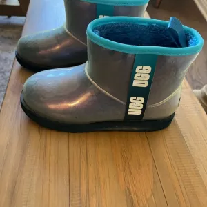 UGG clear mini Kids Boots -size 4