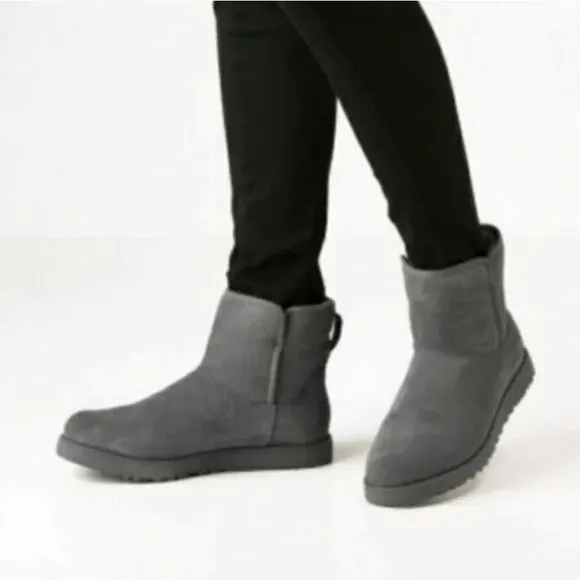 UGG Cory II Genuine Shearling Lined Boot Suede Leather Pull On Winter Gray 6.5