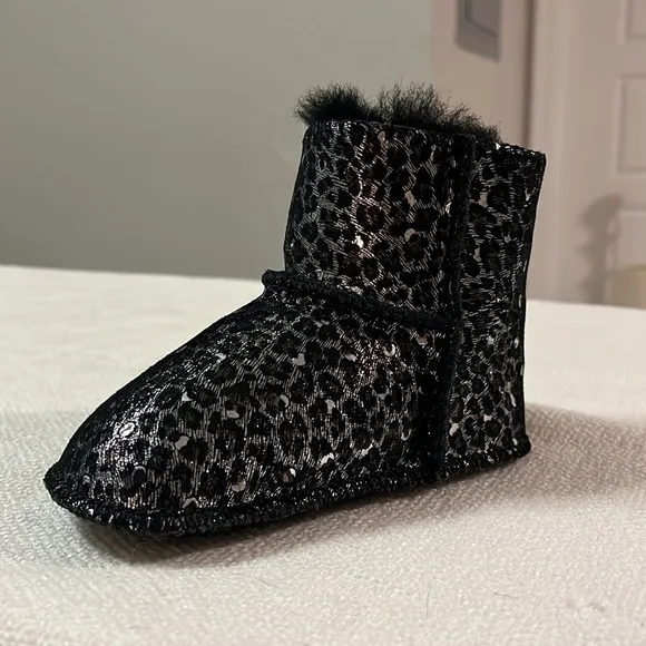 UGG Erin Leopard baby boots booties size 5/6