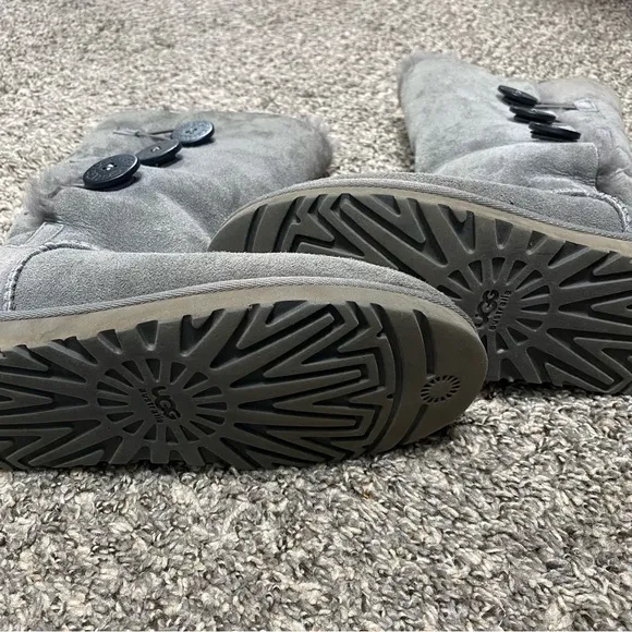 UGG Gray Fur-Lined Boots women’s size 6