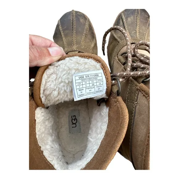 UGG Greda Waterproof Duck Boot Women’s Size 7 Chestnut Brown Warm