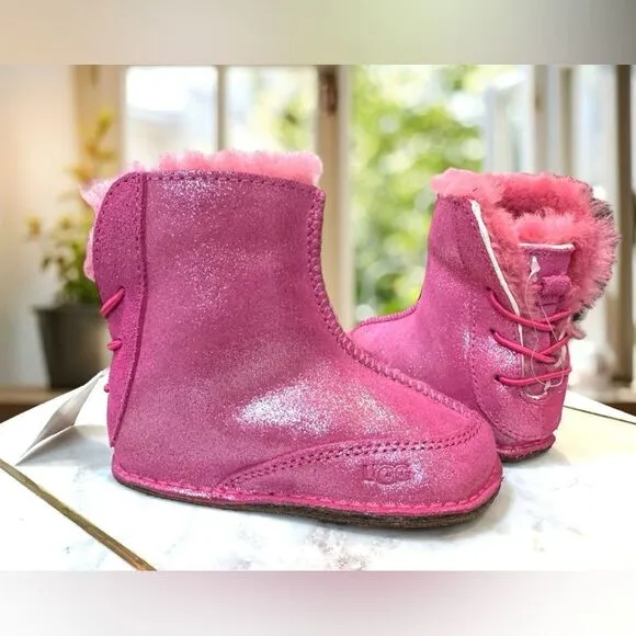 UGG Infant Baby Toddler Winter Boo Crib Shearling Boots Size 6/7 L 18-24 Months