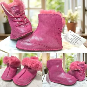 UGG Infant Baby Toddler Winter Boo Crib Shearling Boots Size 6/7 L 18-24 Months