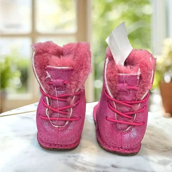 UGG Infant Baby Toddler Winter Boo Crib Shearling Boots Size 6/7 L 18-24 Months