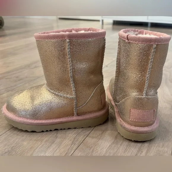 UGG Kids' Classic II Metallic Glitter Boot size 9 toddler