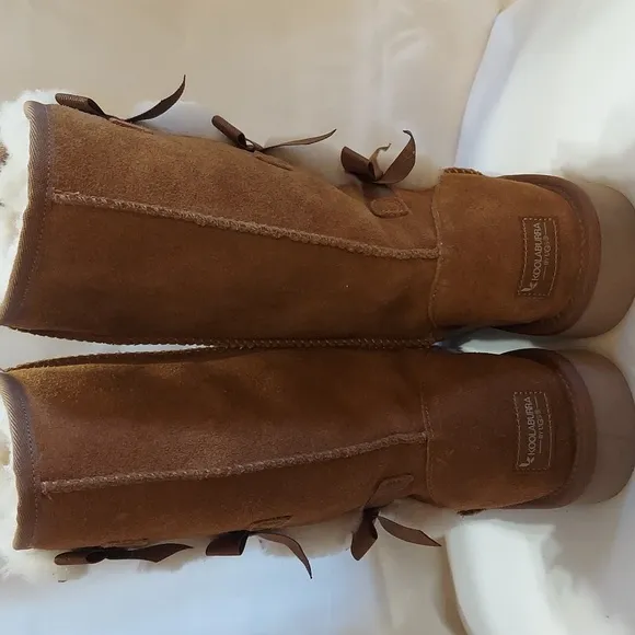 UGG Koolaburra boots with 3 bow side trim  Size 9