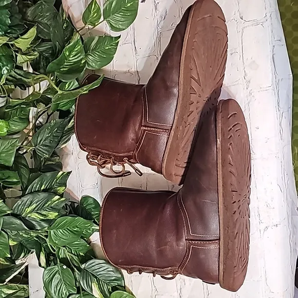 UGG Mariana Chocolate Leather Water Resistant Boots 8