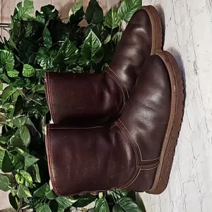 UGG Mariana Chocolate Leather Water Resistant Boots 8