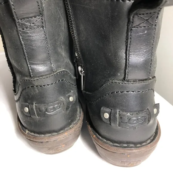 UGG Neevah Boots