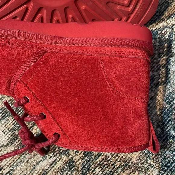 UGG Neumel Boots Chukka Lace Up Suede Ankle Boots Sheepskin Red 5 Youth EUC
