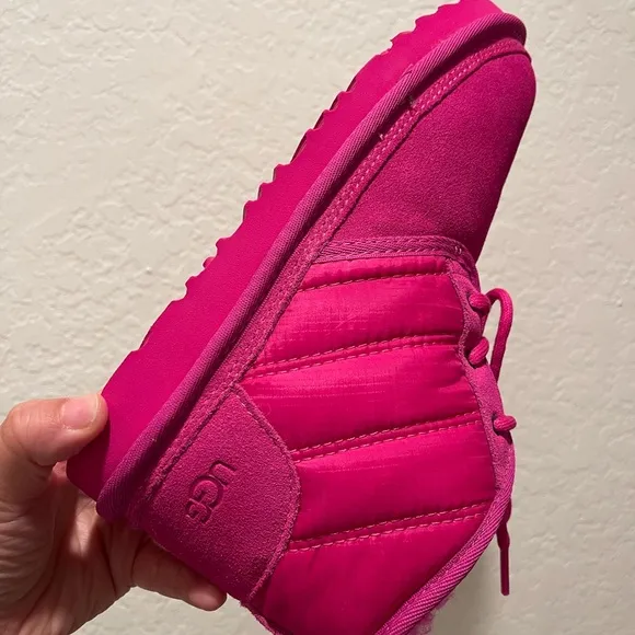 UGG Neumel Boots for Kids, size 5