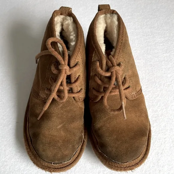 UGG Neumel kids boots sz 12