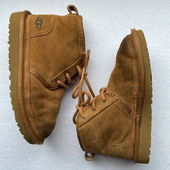 UGG Neumel kids boots sz 12