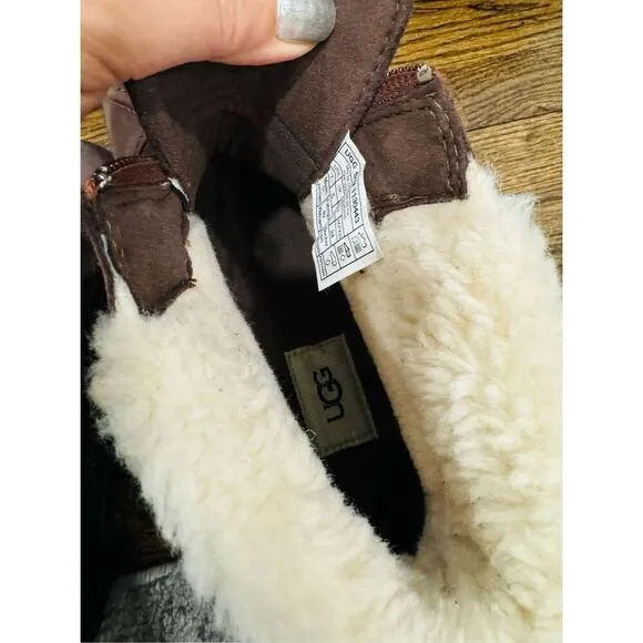 UGG NWOB Hagsburg Zip Brown Waterproof Ankle Boots