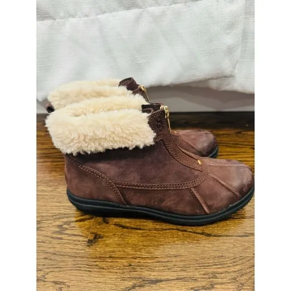 UGG NWOB Hagsburg Zip Brown Waterproof Ankle Boots