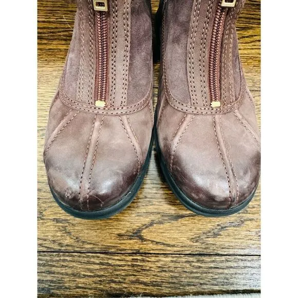 UGG NWOB Hagsburg Zip Brown Waterproof Ankle Boots