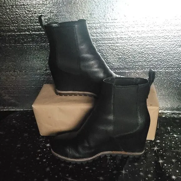 UGG Pax Stout Wedge Black Leather Pull-On Ankle Boots Womens Size 6