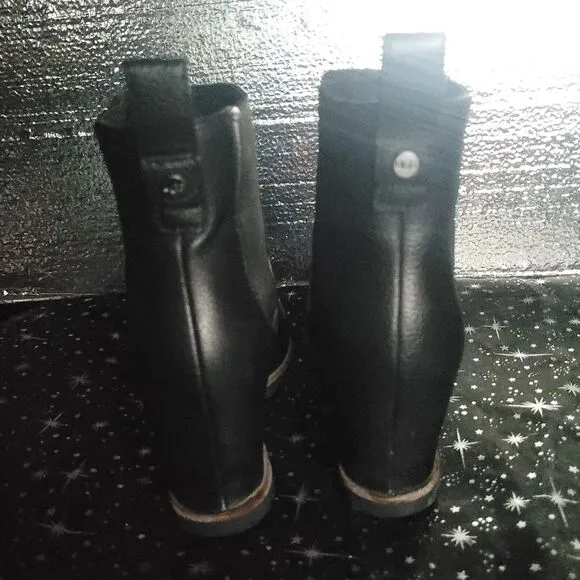UGG Pax Stout Wedge Black Leather Pull-On Ankle Boots Womens Size 6