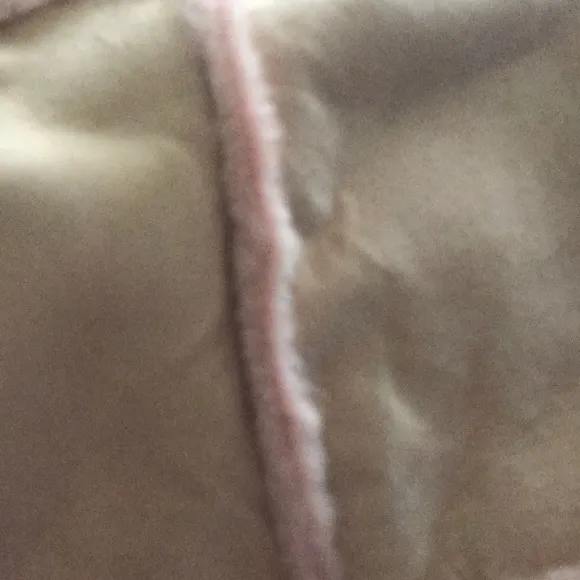Ugg pink poncho M!L