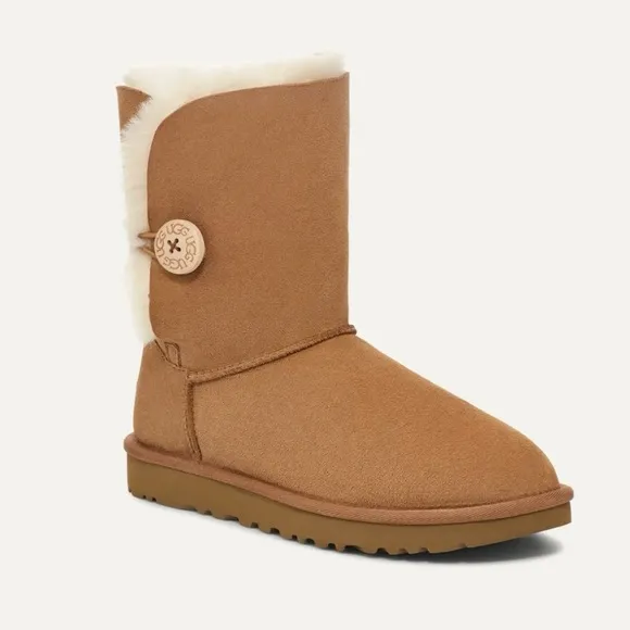 UGG Womens Bailey Button Boot Chestnut Size 10 NEW