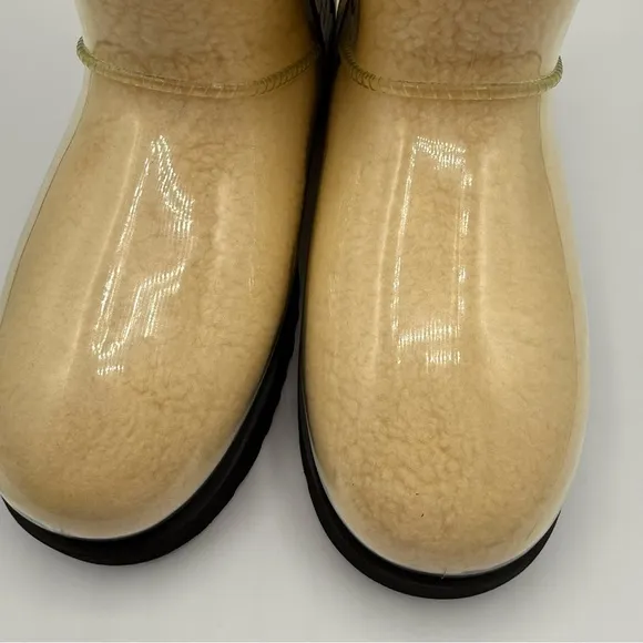 UGG Womens Classic Clear Mini Waterproof Ankle Boots Size 9