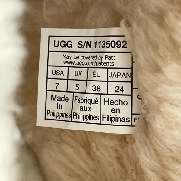 UGG Women's Classic Ultra Mini Platform Boot, Chestnut, 7 NWB S186