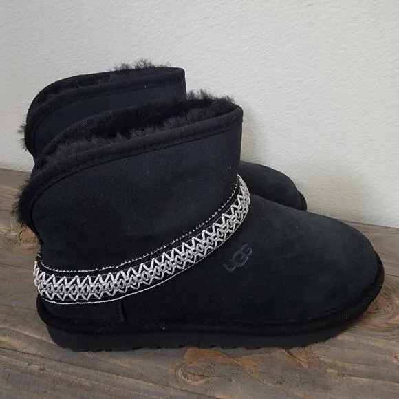 Ugg Womens Sz 7 Classic Mini Crescent Black Short Ankle Boots Lamb Fur NEW