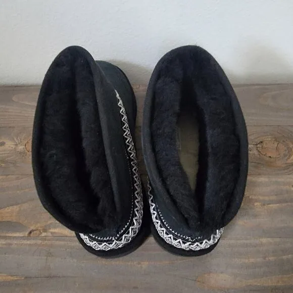 Ugg Womens Sz 7 Classic Mini Crescent Black Short Ankle Boots Lamb Fur NEW