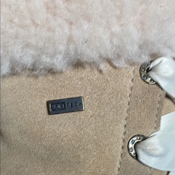 UGG Women's Tan Shearling Boots