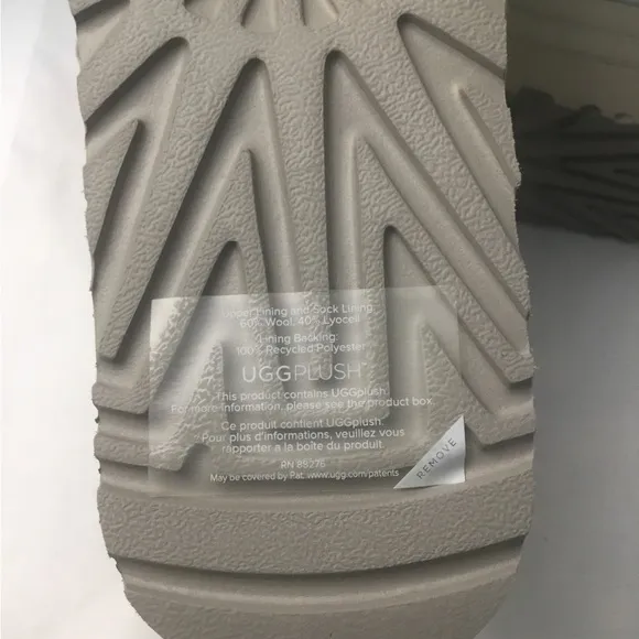 UGGS BOOTS