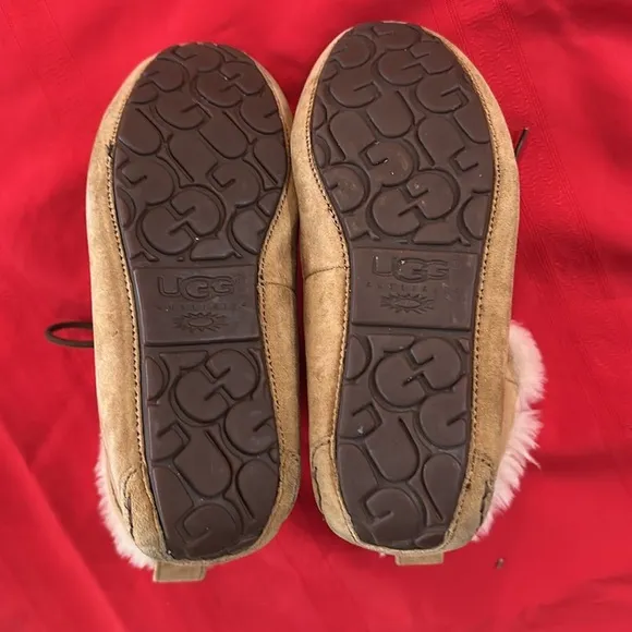 UGGS CHESNUT MOCCASIN BOOTS SIZE 5.5