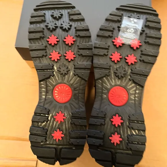 Uggs Emmett Duck all weather boots size 11