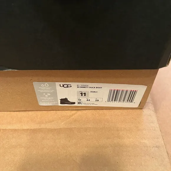 Uggs Emmett Duck all weather boots size 11