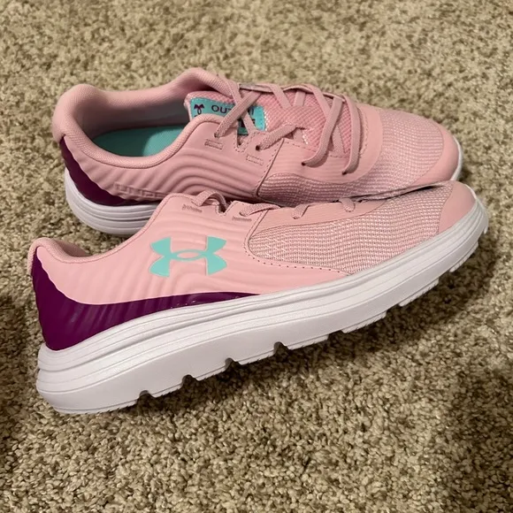 Under armour girls shoes light pink brand new