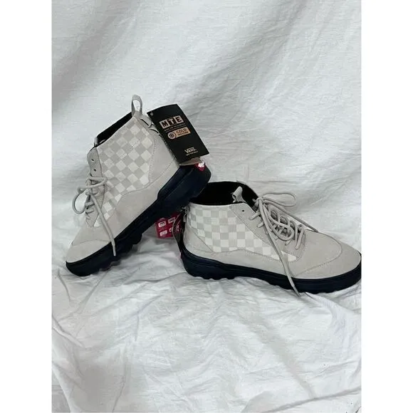Vans Checkerboard Colfax cold weather leather boot, unisex men’s 7/ wms 8.5 NWT