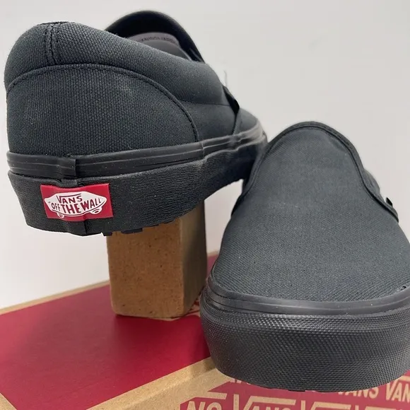Vans Men's Black Slip-On Shoes Classic Slip-On(Made Forthmkrs)BIkblVN0A3MUDV7W