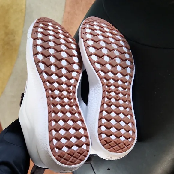 Vans Ultra Range Ultra Cush White Sneakers Mns.7.5 .wmn.9